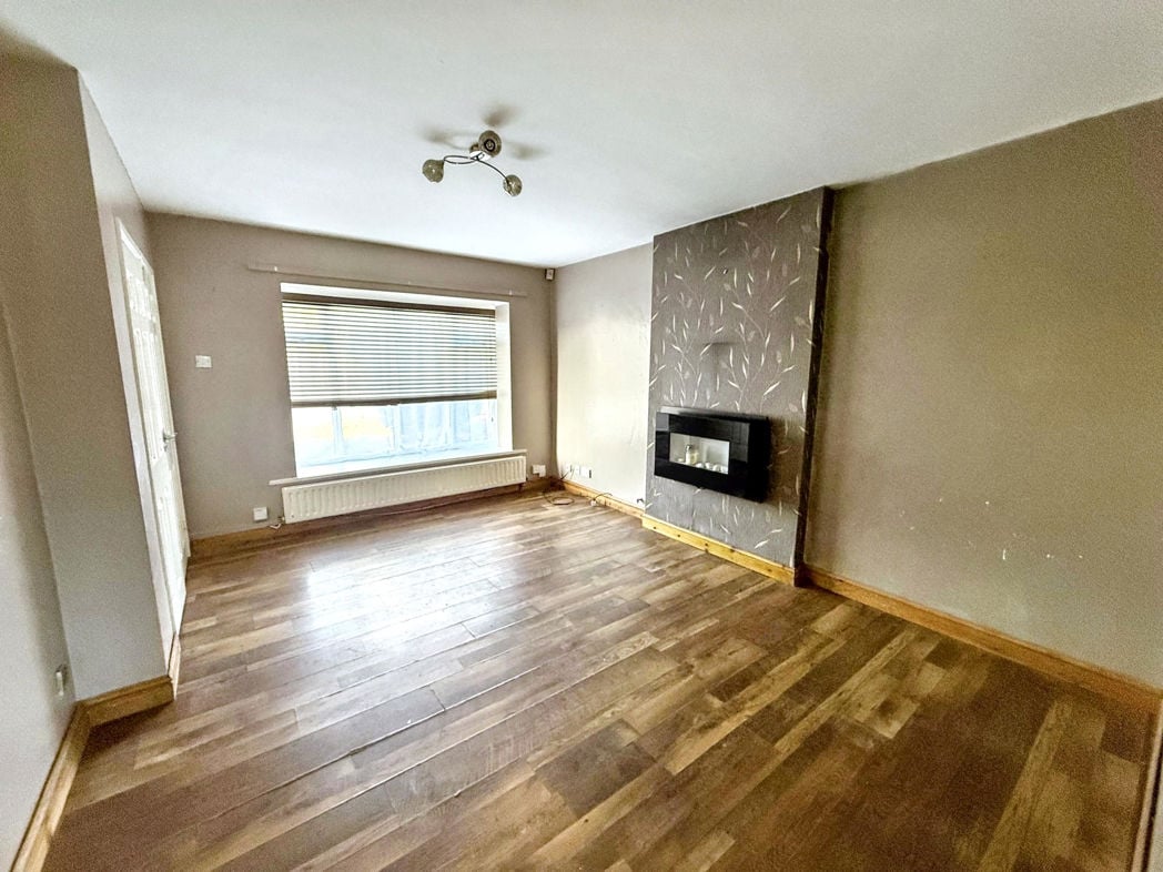 Property image 3 of 9