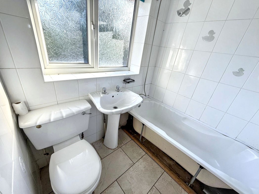 Property image 8 of 9