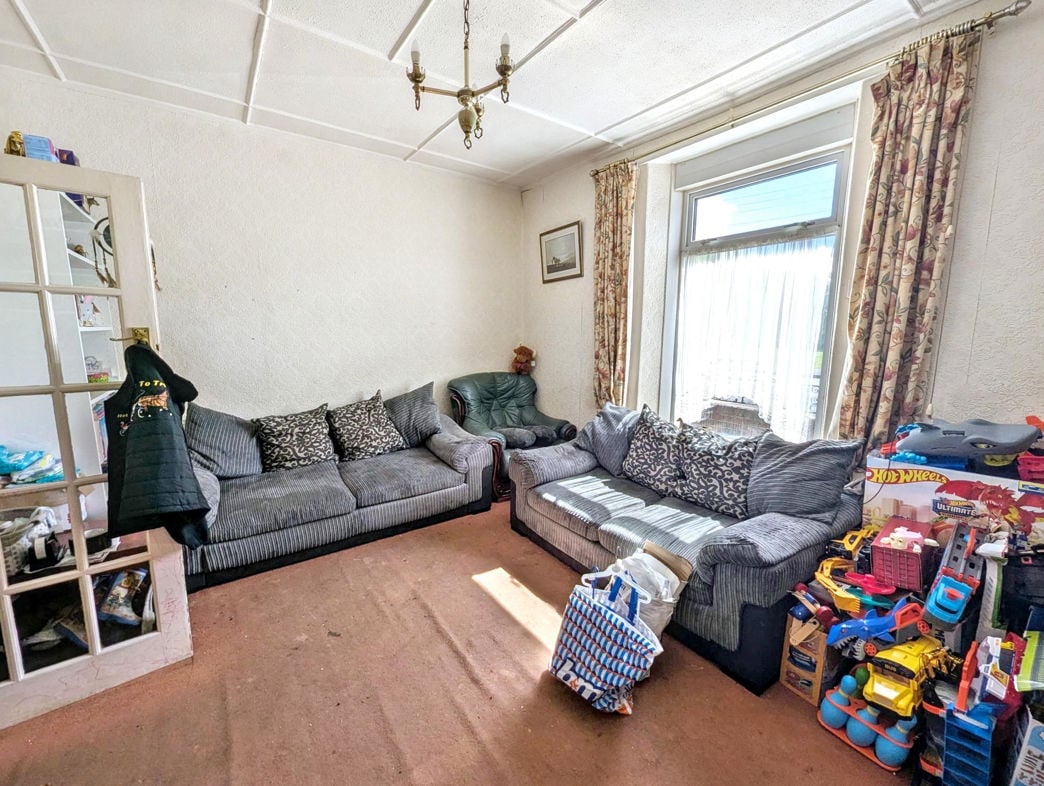 Property image 2 of 10