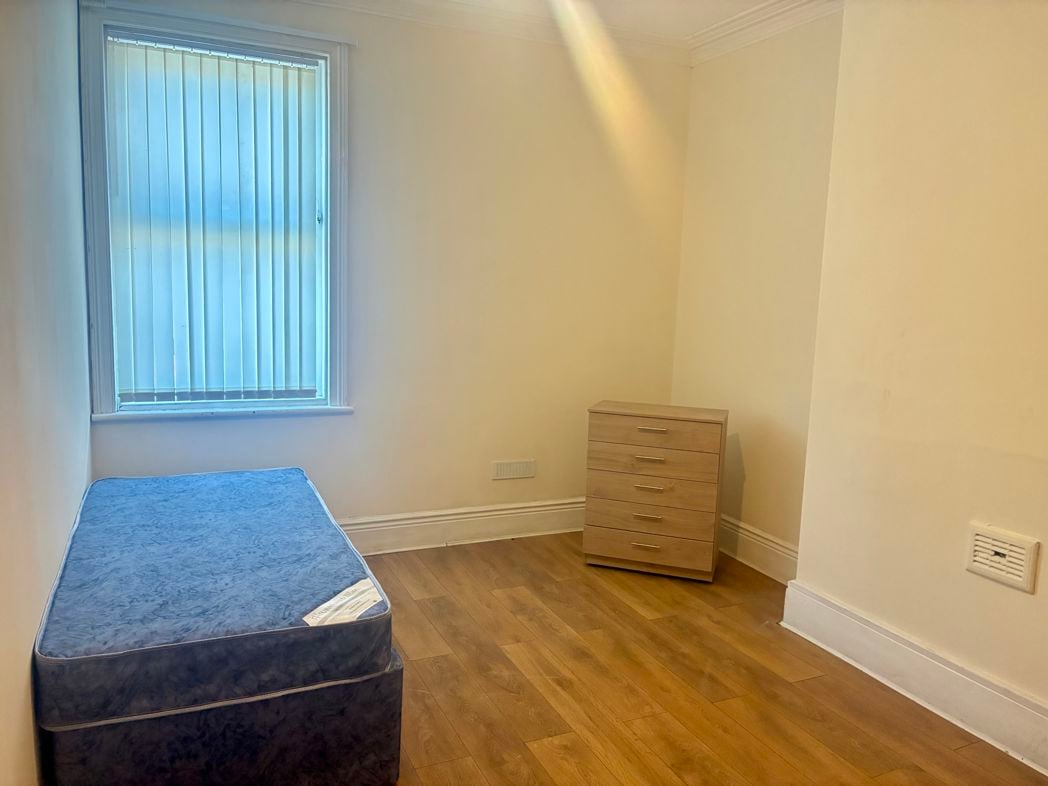 Property image 7 of 17