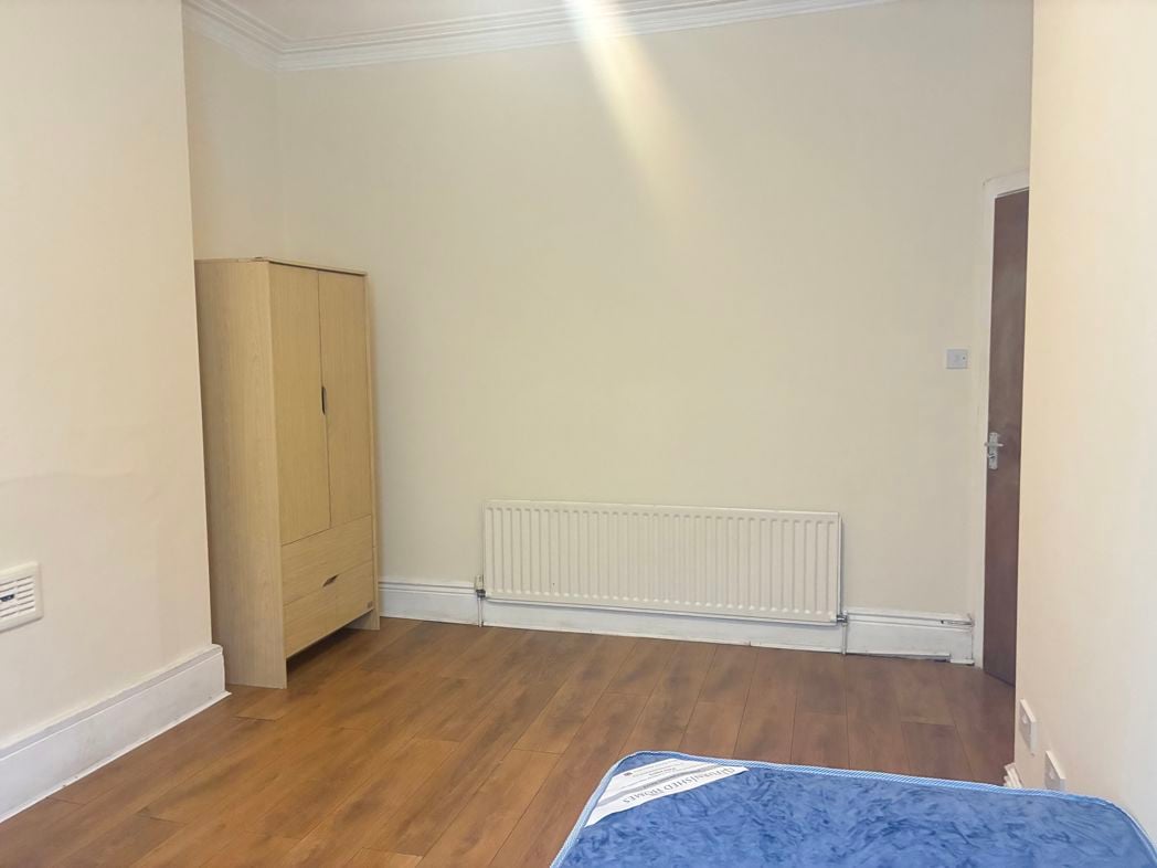 Property image 8 of 17