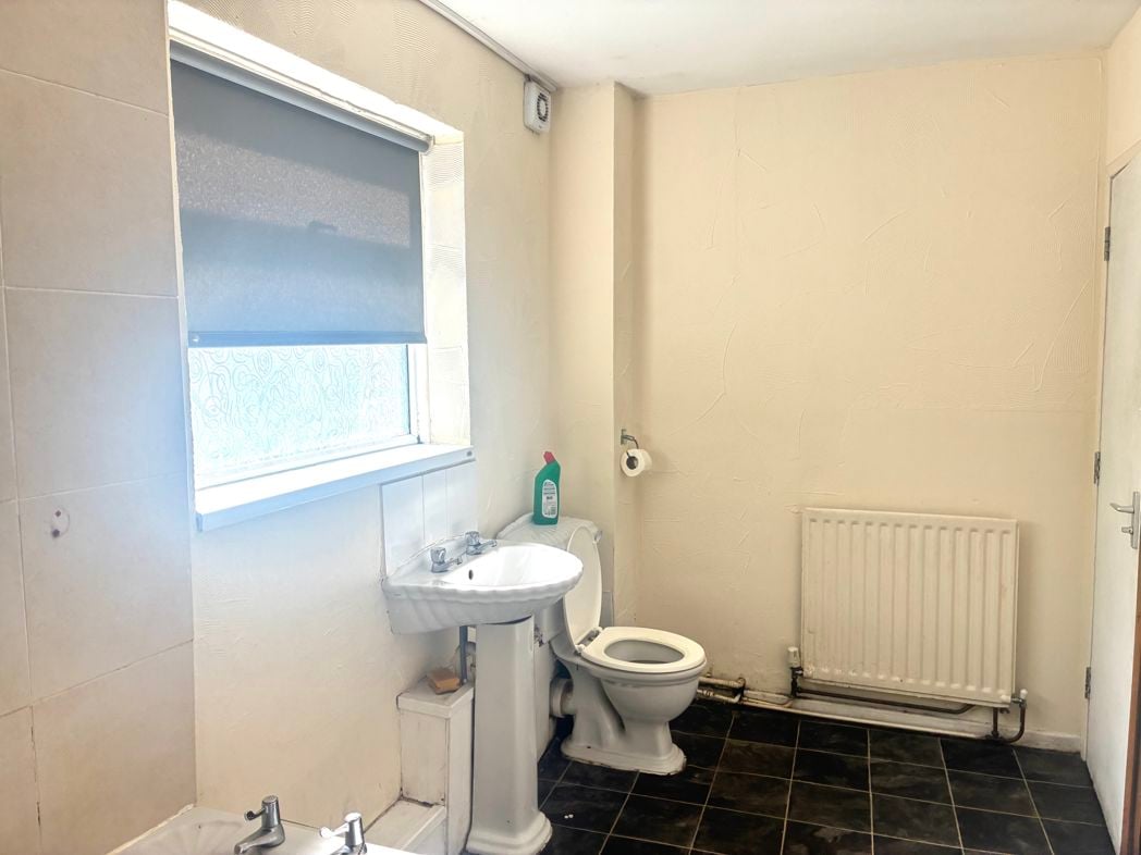 Property image 14 of 17