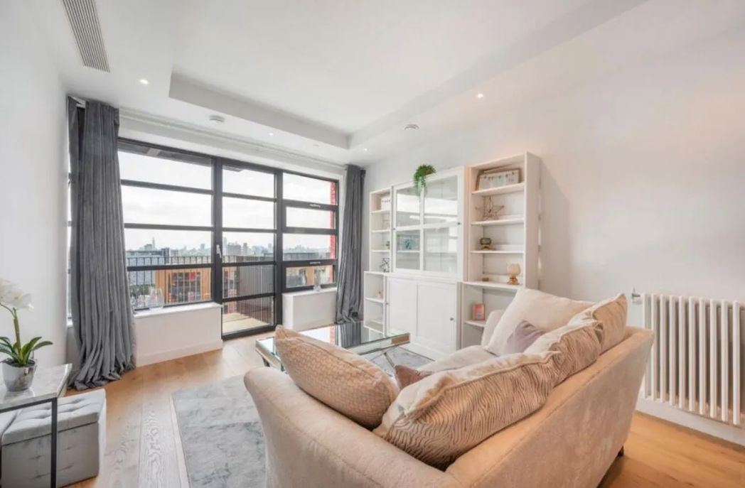 Property image 2 of 23