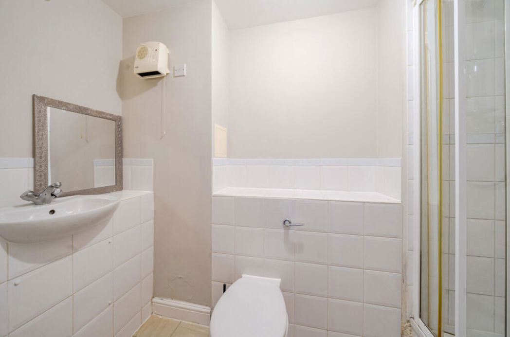 Property image 11 of 14