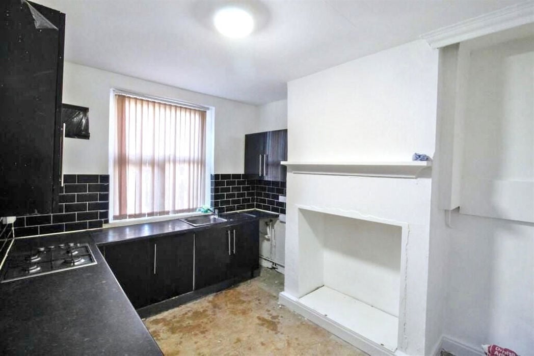 Property image 6 of 24