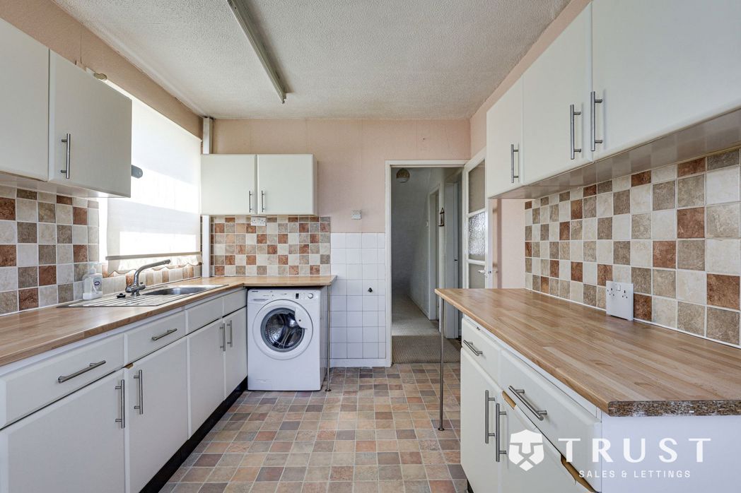Property image 3 of 28