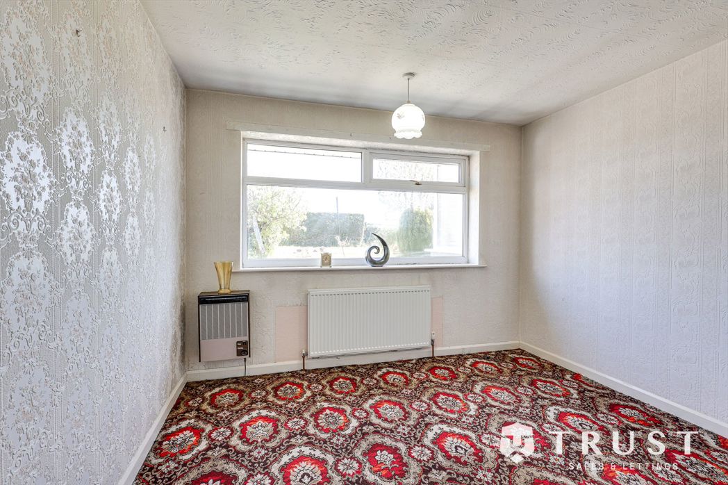 Property image 12 of 28