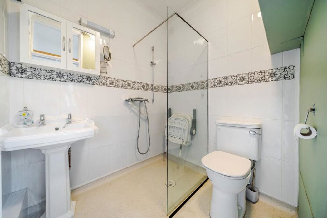 Lower Flat, Portsmouth, Hampshire, PO2 7NF