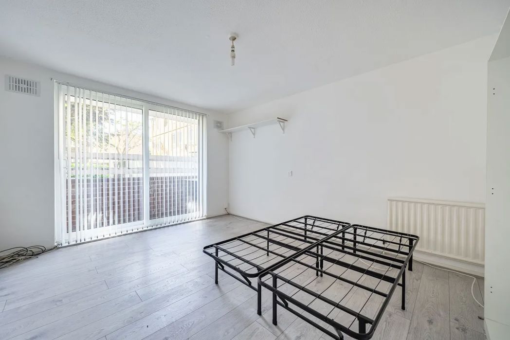 Property image 4 of 11