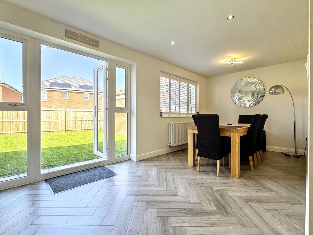 Property image 11 of 29