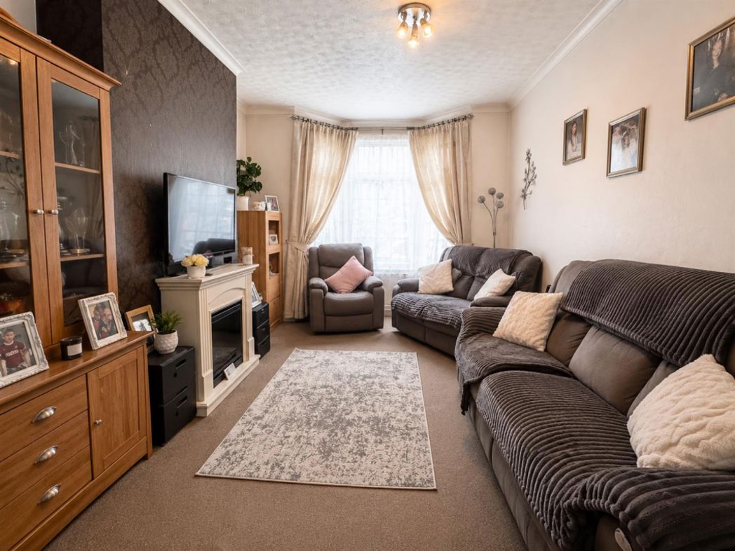 Property image 2 of 9