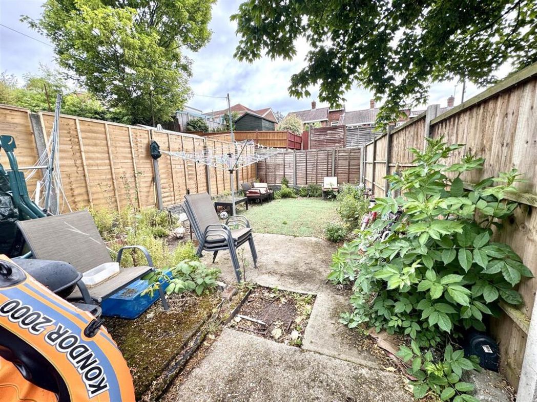 Property image 8 of 9
