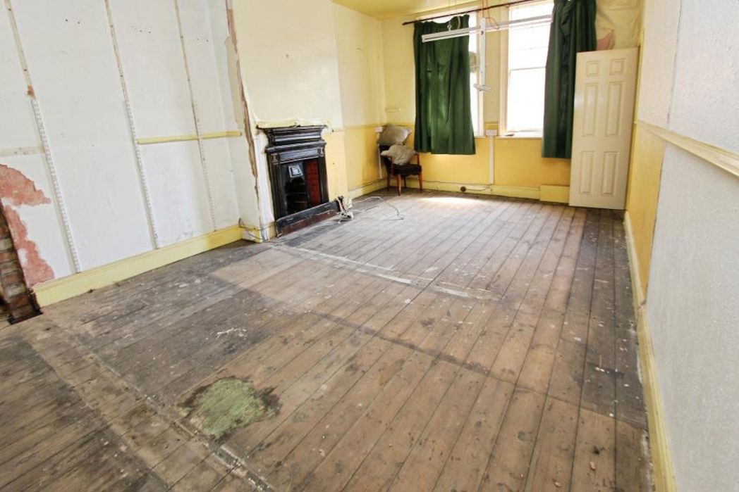 Property image 8 of 15