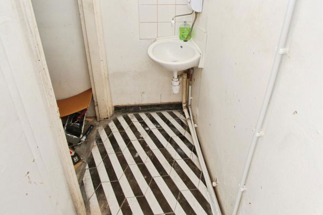 Property image 11 of 15