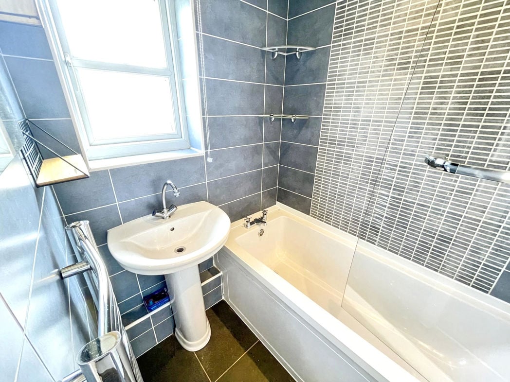 Property image 10 of 12