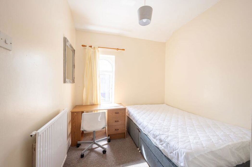 Property image 13 of 18