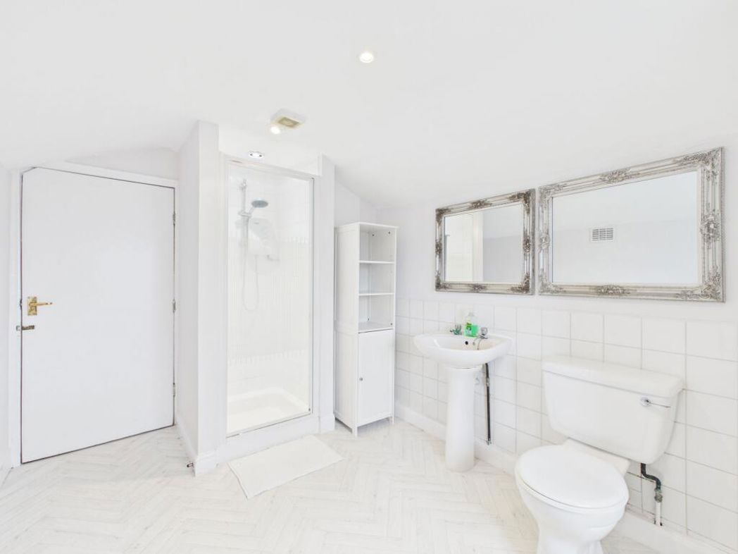 Property image 18 of 26