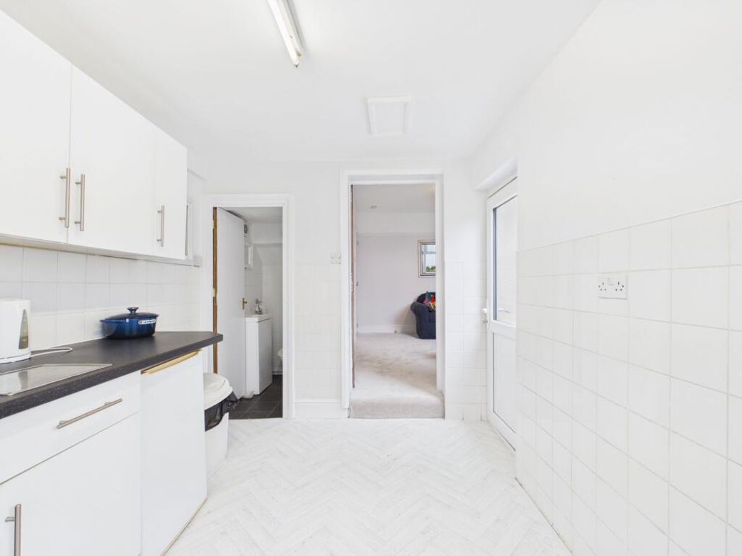 Property image 11 of 26