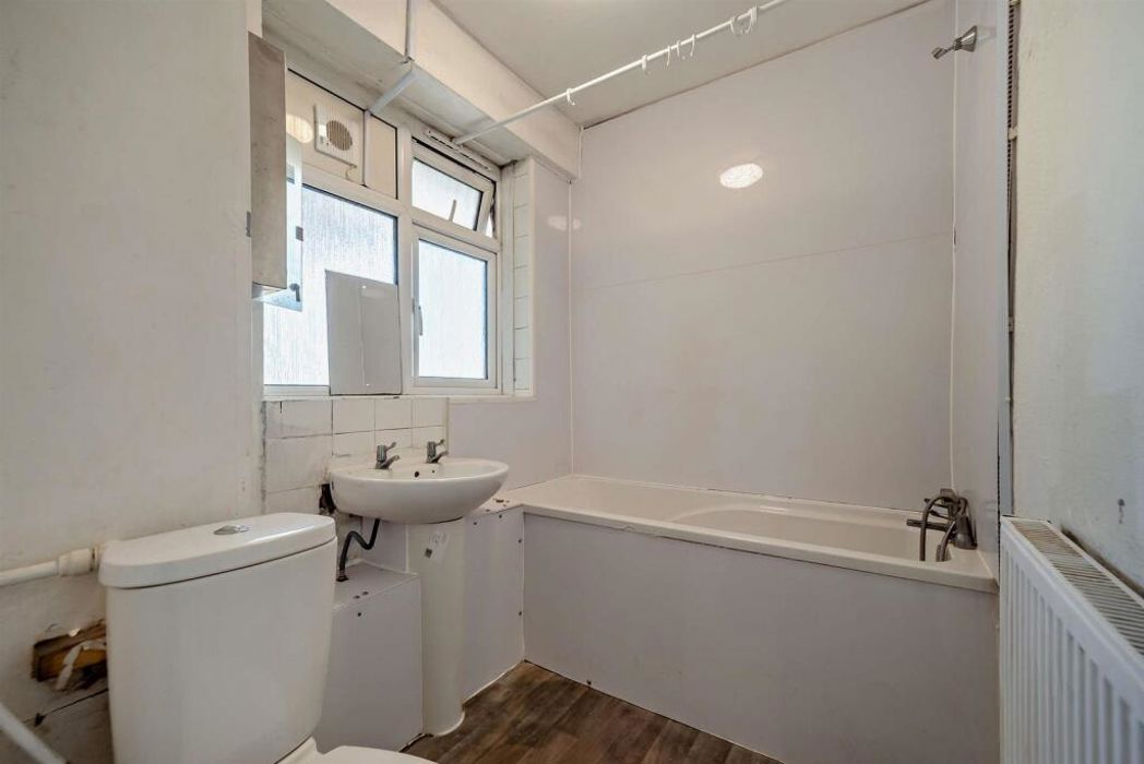 Property image 11 of 22