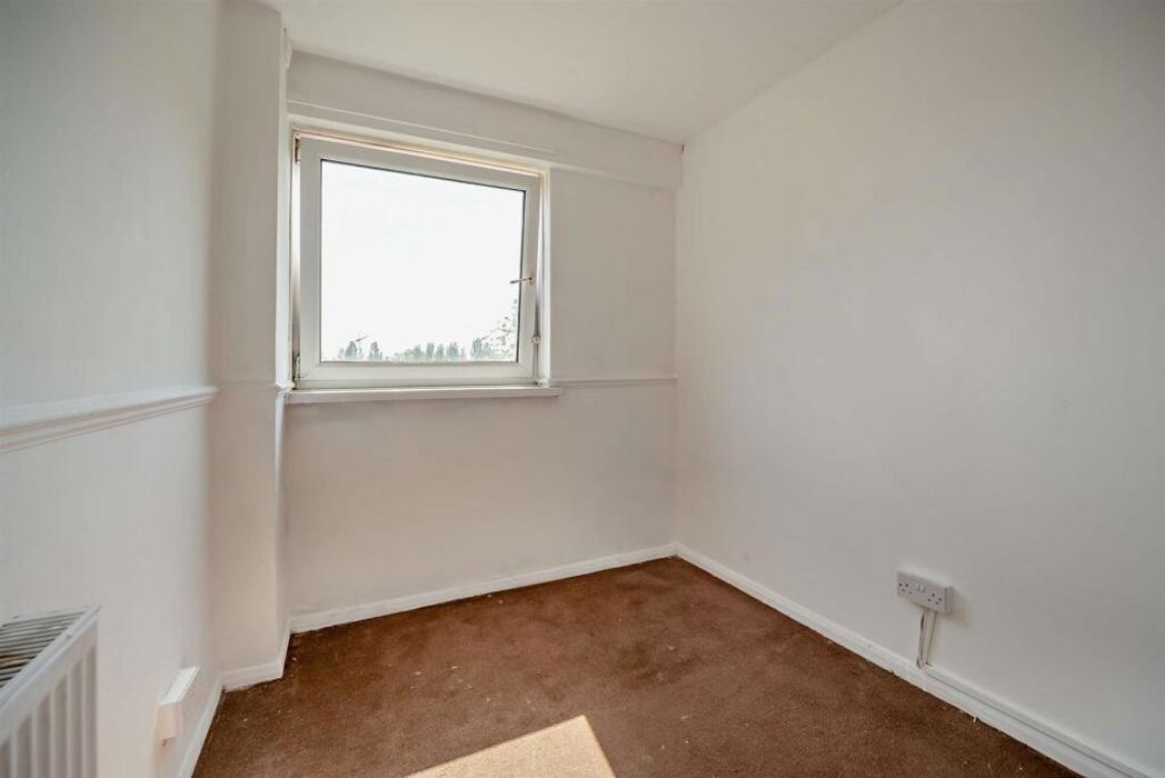Property image 12 of 22