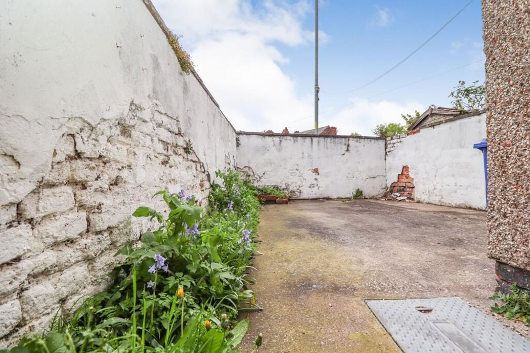 Property image 16 of 17