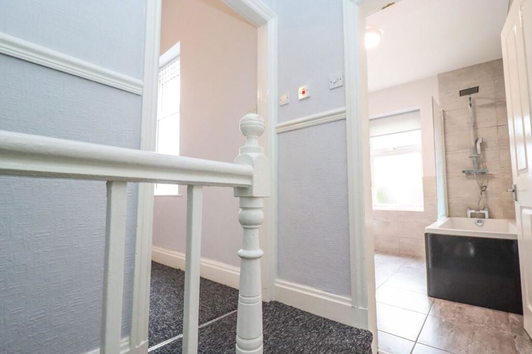 Property image 11 of 17
