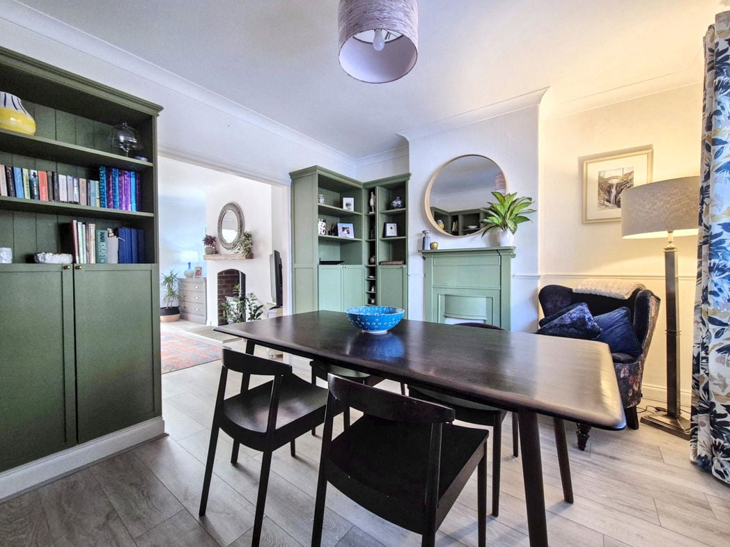 Property image 11 of 36