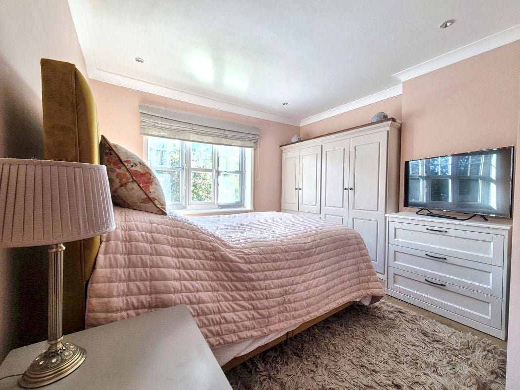 Property image 19 of 36