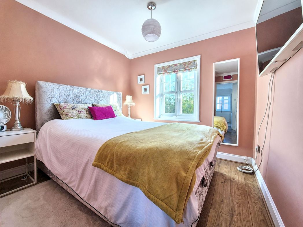 Property image 23 of 36