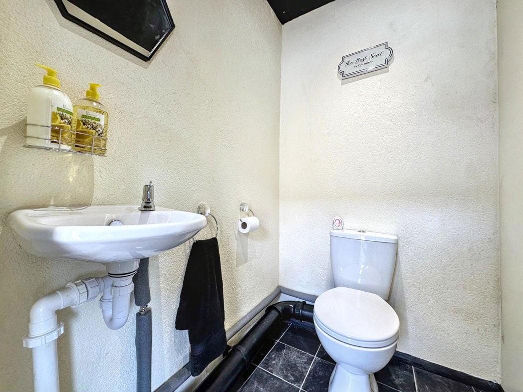 Property image 20 of 23