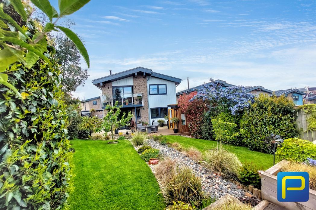 Property image 4 of 37