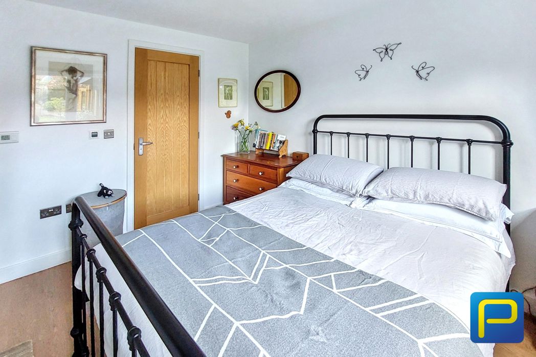 Property image 19 of 37