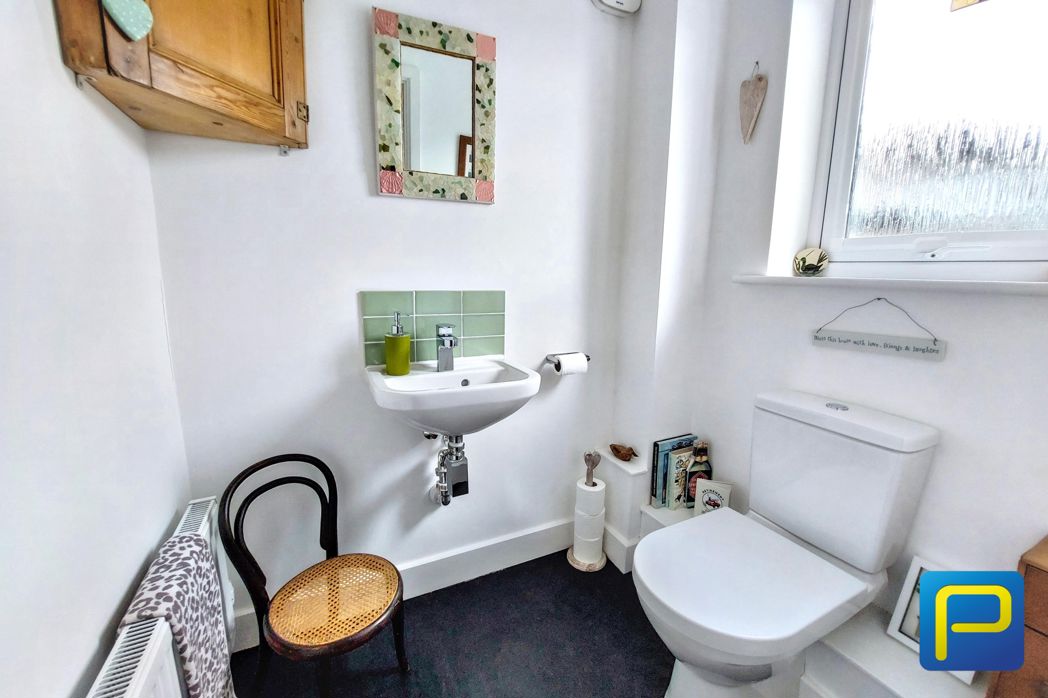 Property image 27 of 37