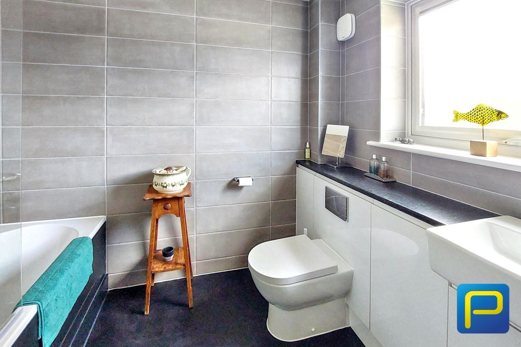 Property image 14 of 37
