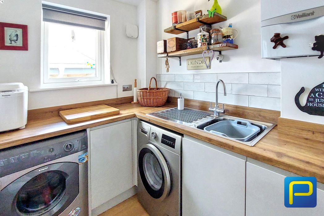Property image 16 of 37