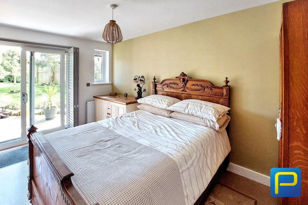 Property image 24 of 37