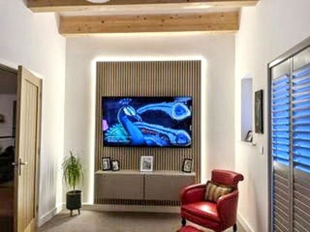 Property image 13 of 37