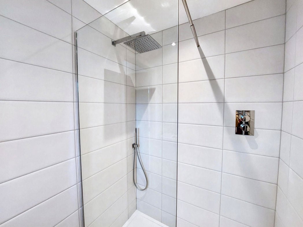 Property image 25 of 37