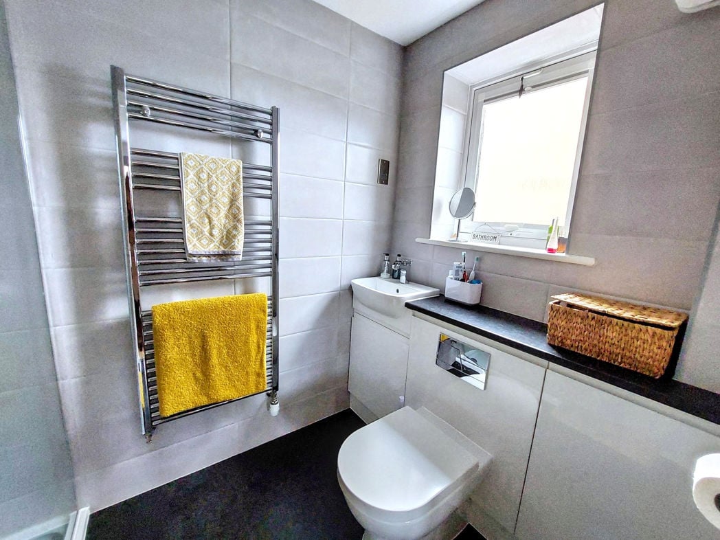 Property image 20 of 37