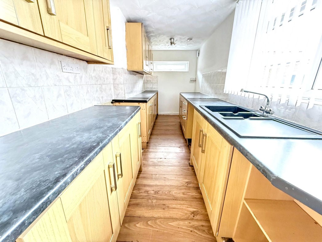 Property image 4 of 11
