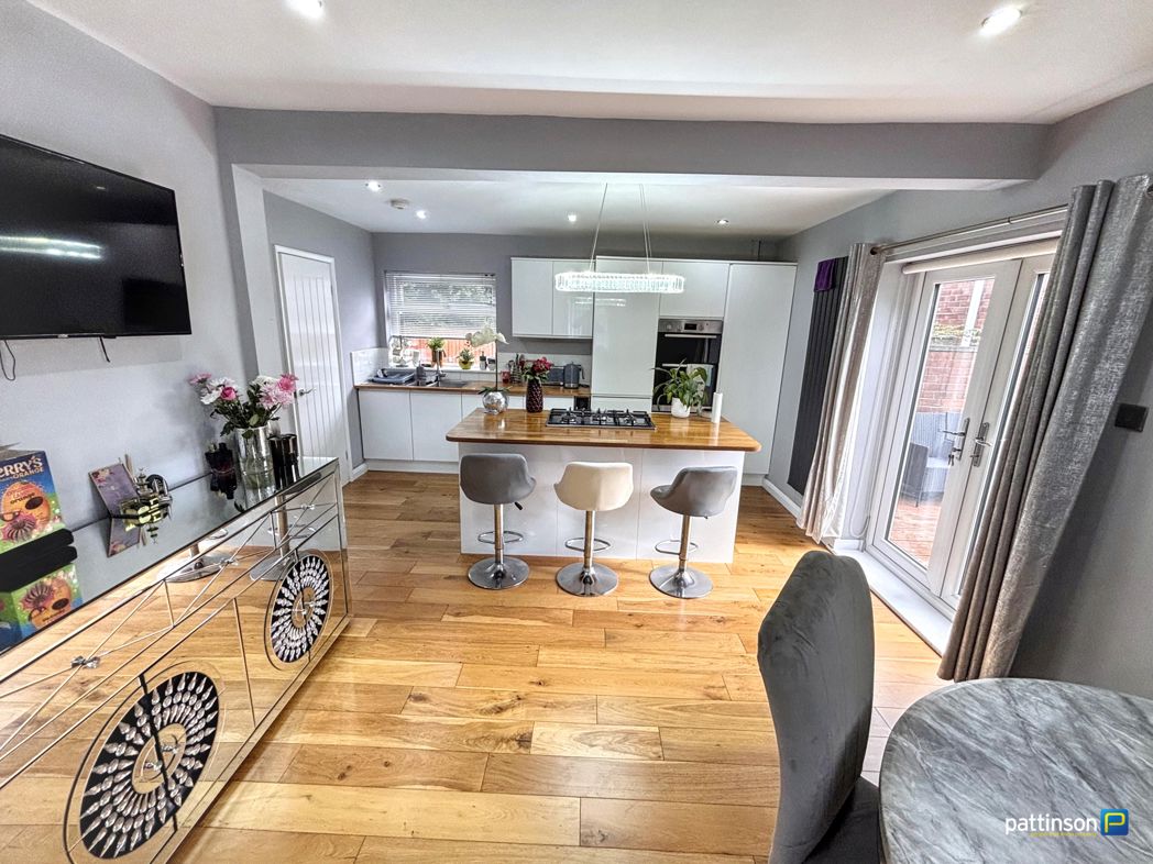 Property image 2 of 22