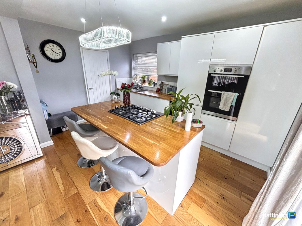 Property image 9 of 22
