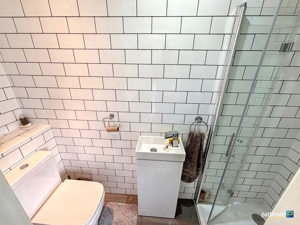 Property image 16 of 22