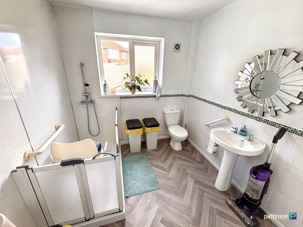 Property image 10 of 21