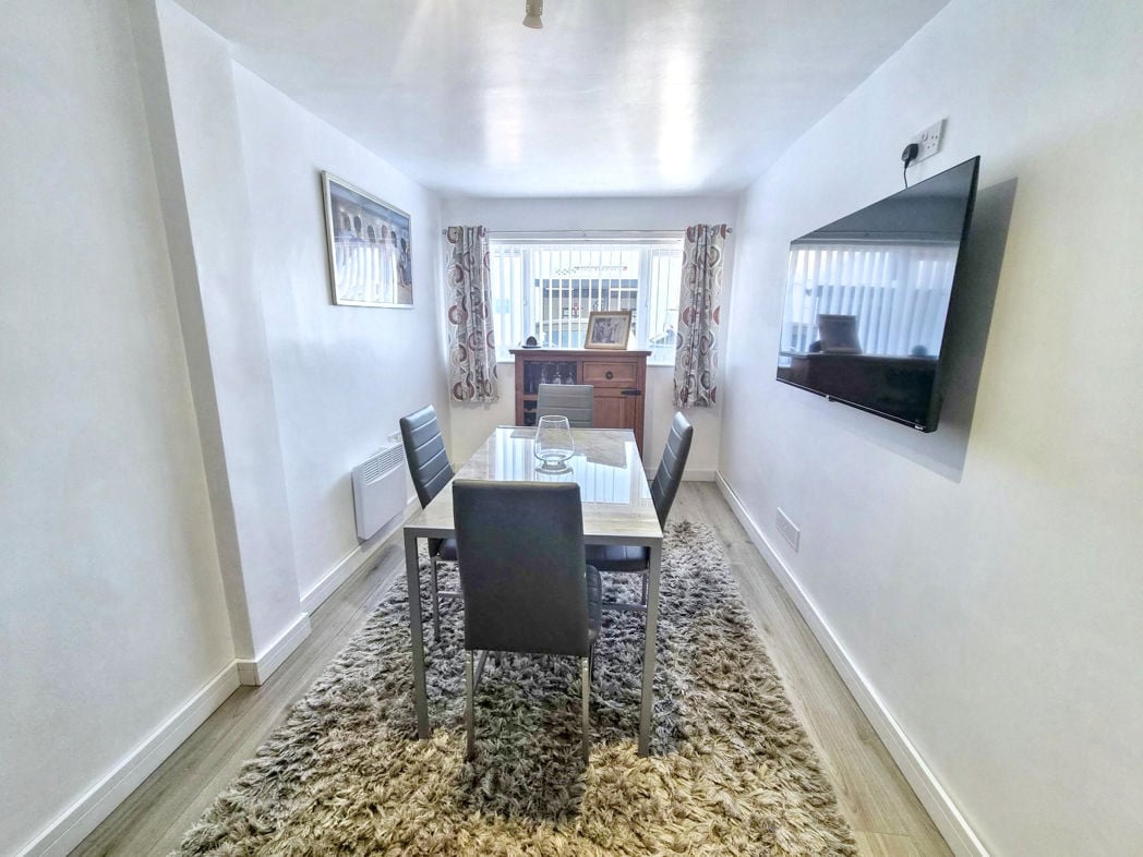 Property image 6 of 17