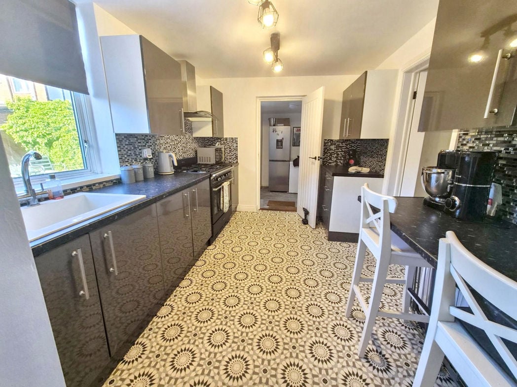 Property image 3 of 17