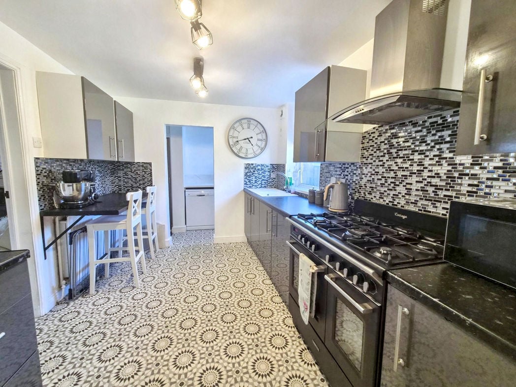 Property image 7 of 17