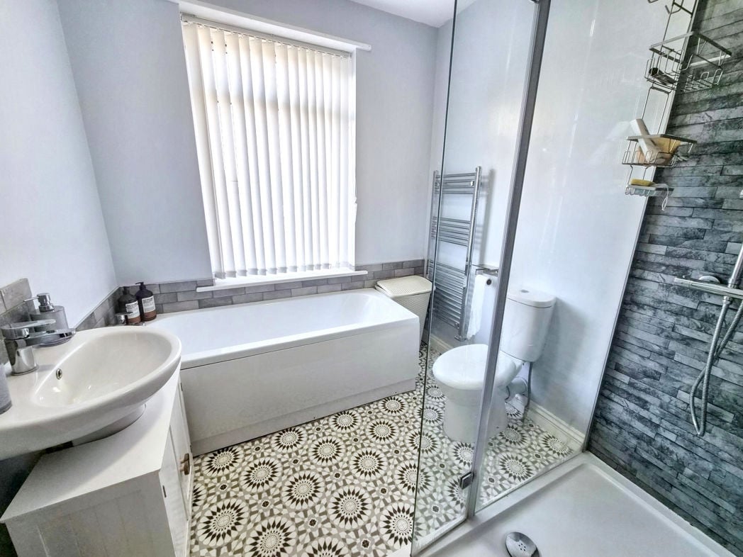 Property image 12 of 17