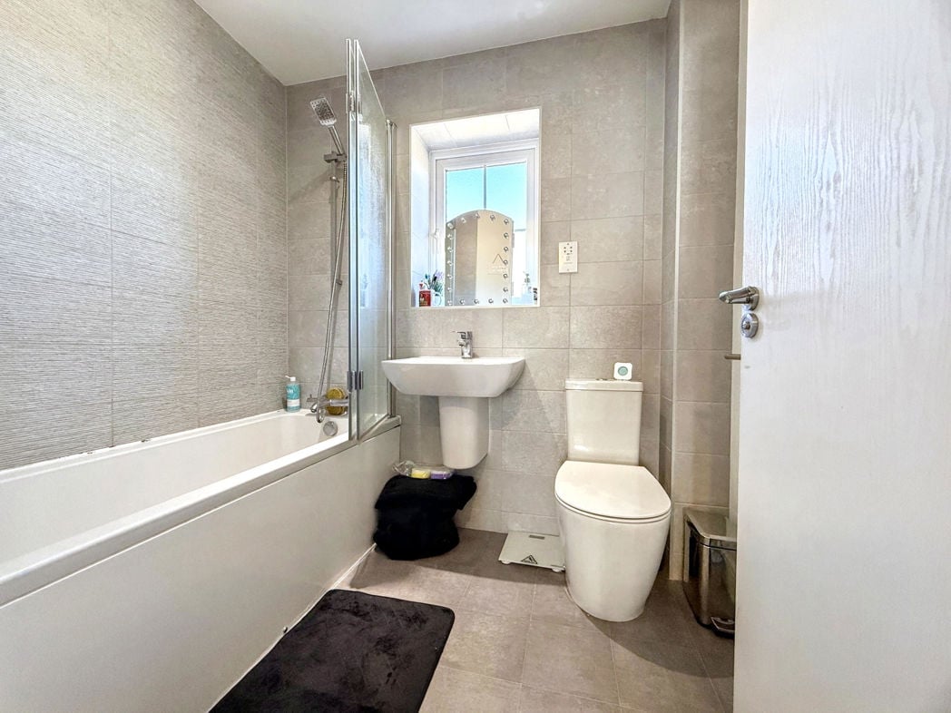 Property image 13 of 21