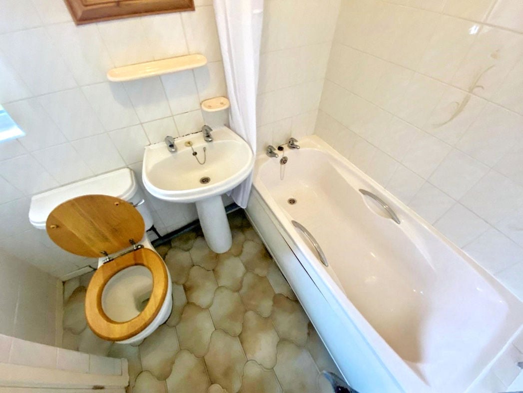 Property image 4 of 8